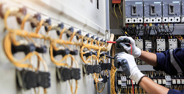 Professional Electrician technician working in Beecher, MI